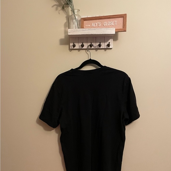 Classic Adidas T-shirt 🖤 - Picture 3 of 3